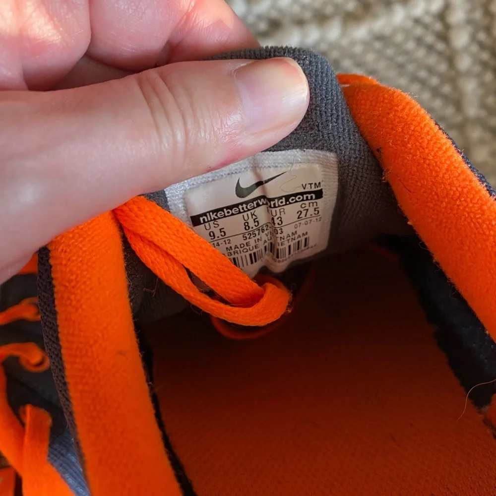 Nike sneakers‎ Sz 9.5